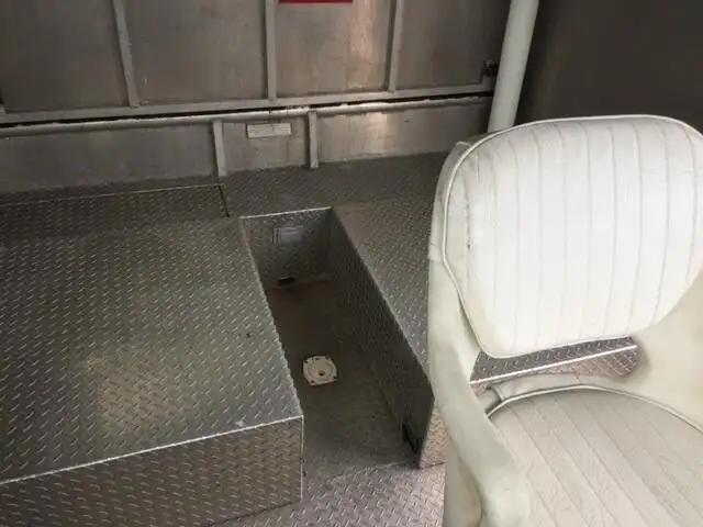 상륙용 선박, 탱크 판매 중