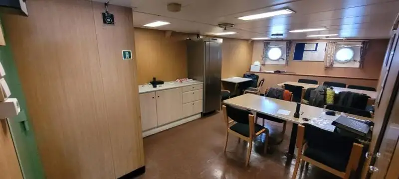 예인선 판매 중