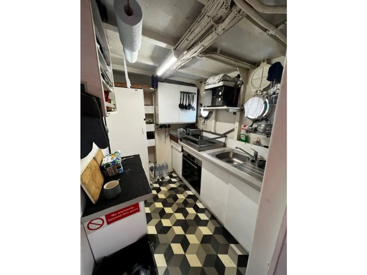 예인선 판매 중