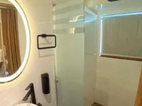 요트 판매 중