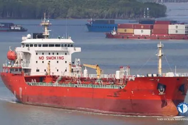 Oil/Chemical tanker for sale