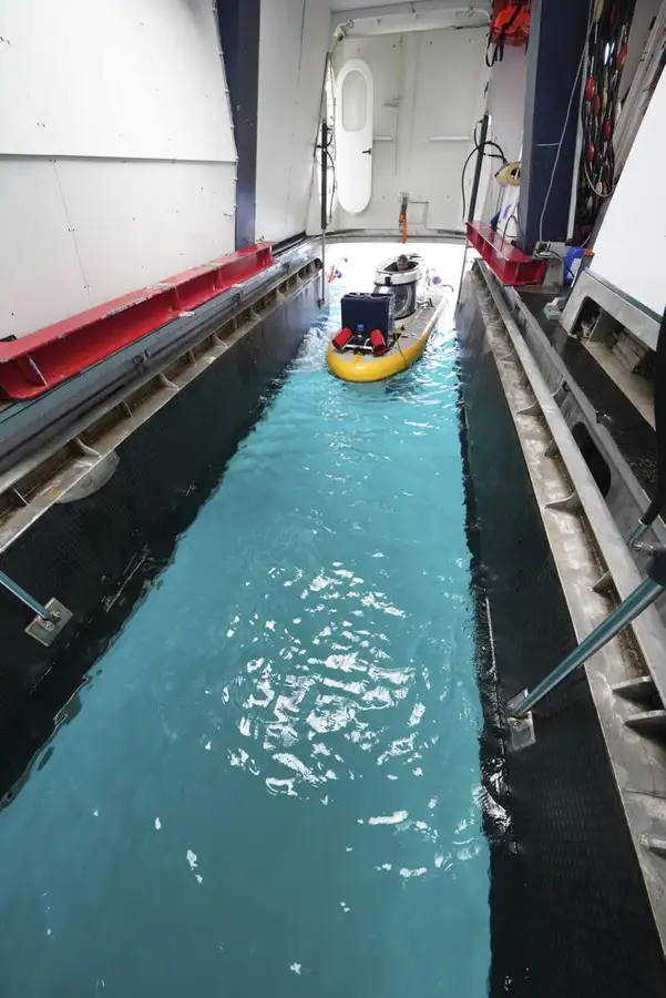 예인선 판매 중