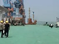 바지선 판매 중