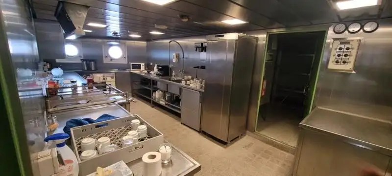 예인선 판매 중