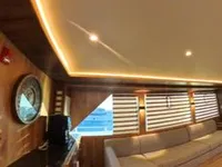 요트 판매 중