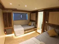요트 판매 중