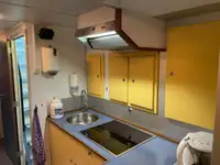 정찰 보트 판매 중